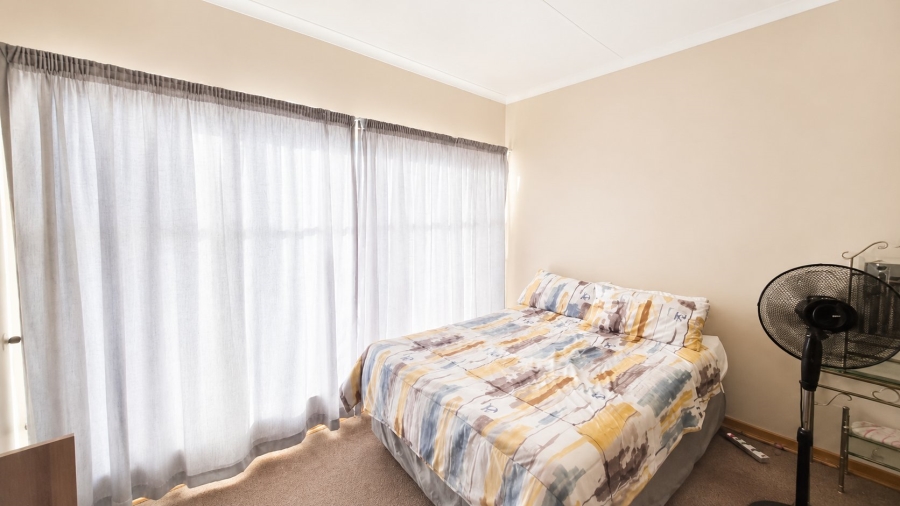 4 Bedroom Property for Sale in Flamwood North West